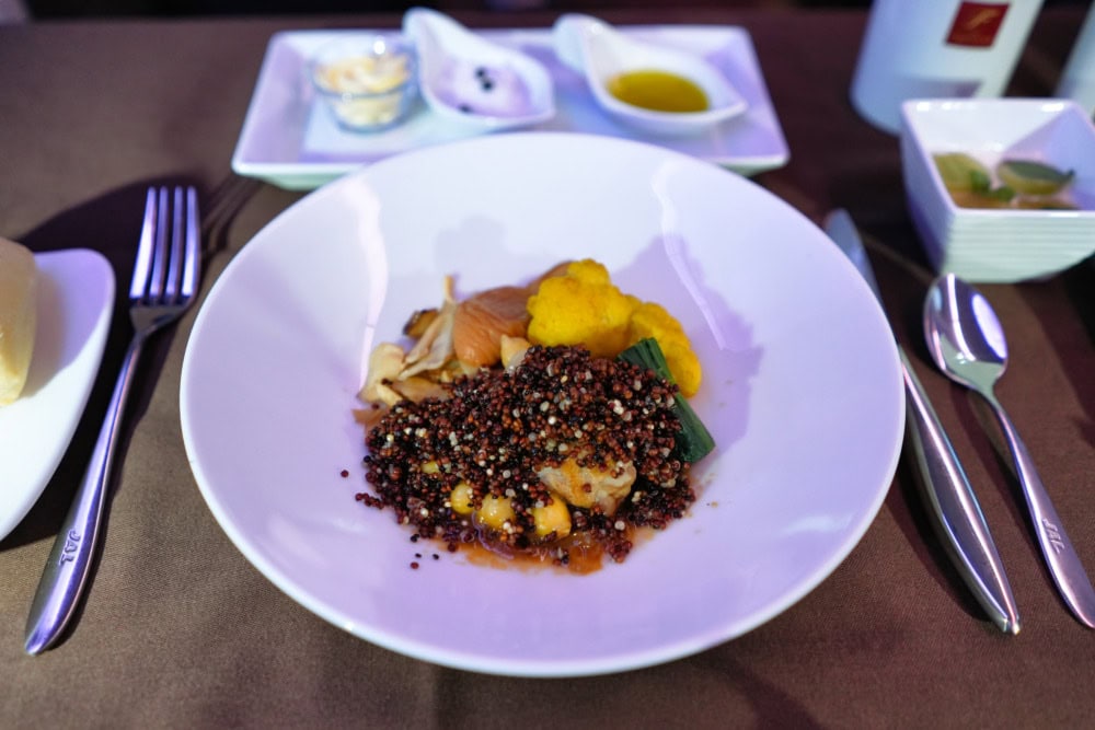 JAL国際線ファーストクラス搭乗記・朝食・フミコの洋食・メイン