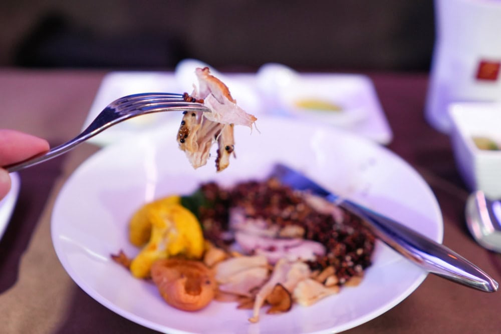 JAL国際線ファーストクラス搭乗記・朝食・フミコの洋食・メインの鶏肉