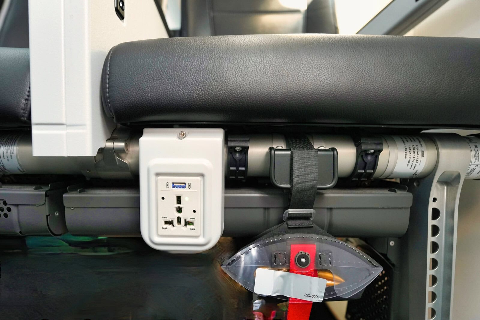 最前列シートの電源
