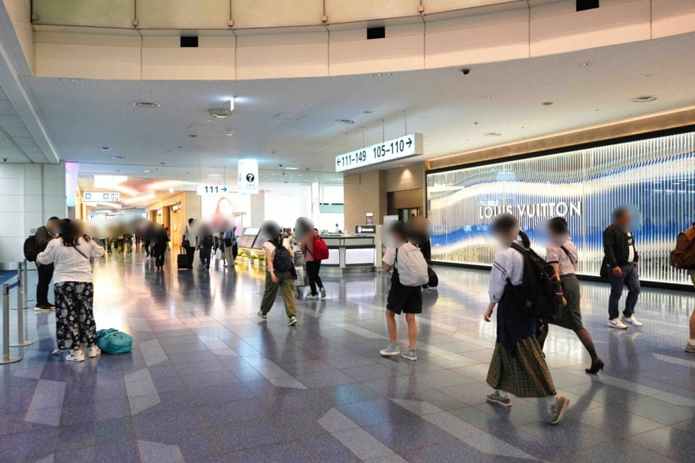 JAL国際線ファーストクラス搭乗記・羽田空港第3ターミナル・搭乗口前JAL国際線ファーストクラス搭乗記・羽田空港第3ターミナル・制限エリアへ