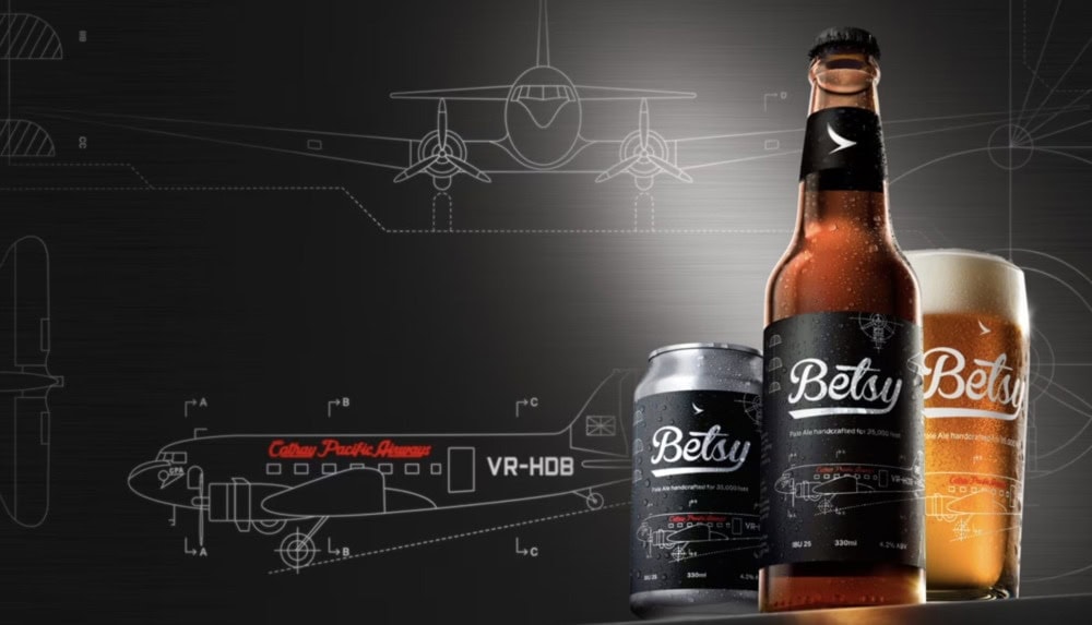 キャセイパシフィック航空プレミアムエコノミー搭乗記・ベッツィビール