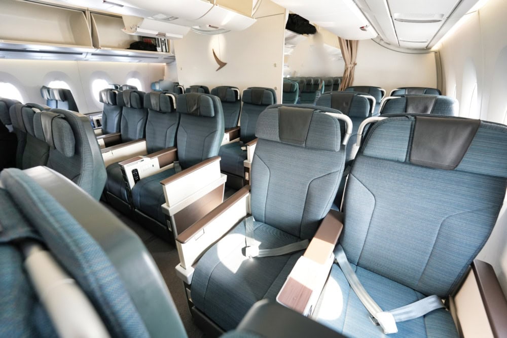キャセイパシフィック航空プレミアムエコノミー搭乗記・キャビン全体