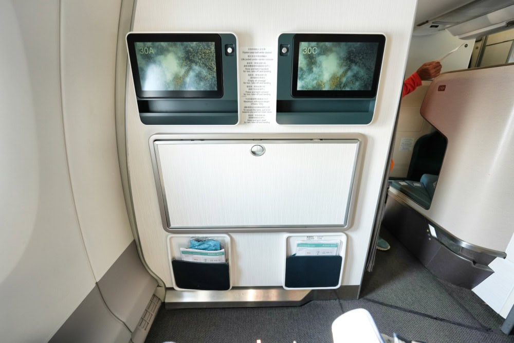 キャセイパシフィック航空プレミアムエコノミー搭乗記・モニター