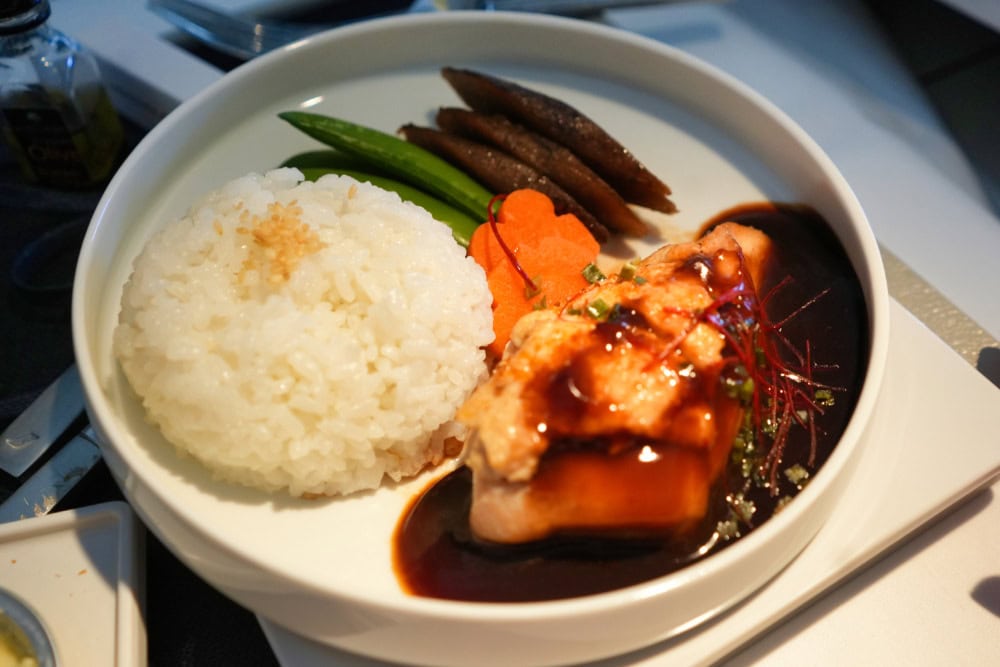エールフランス・ビジネスクラス搭乗記・鶏料理