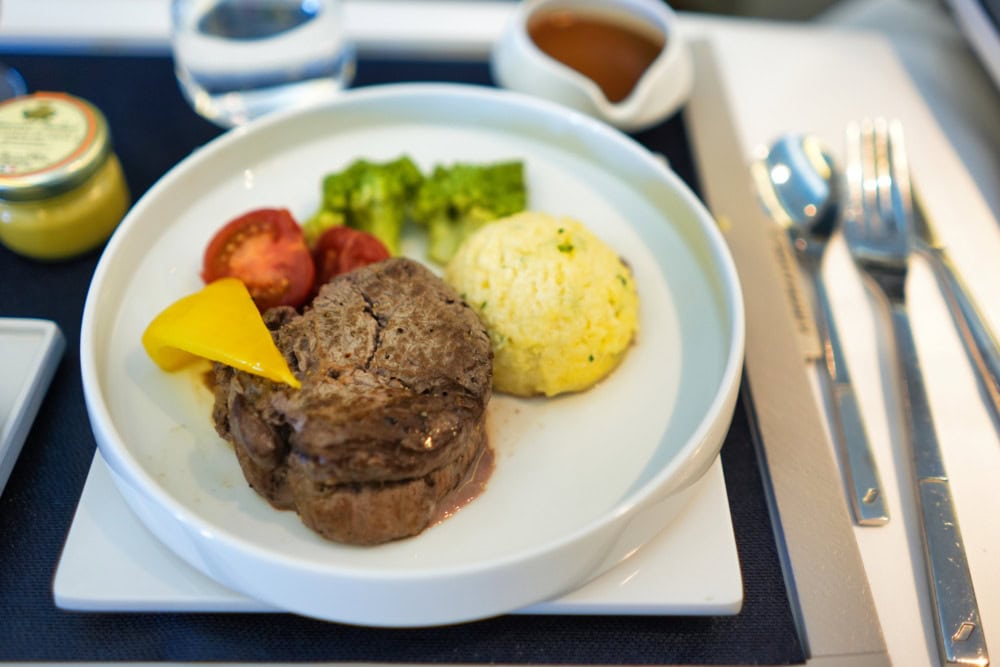 エールフランス・ビジネスクラス搭乗記・肉料理