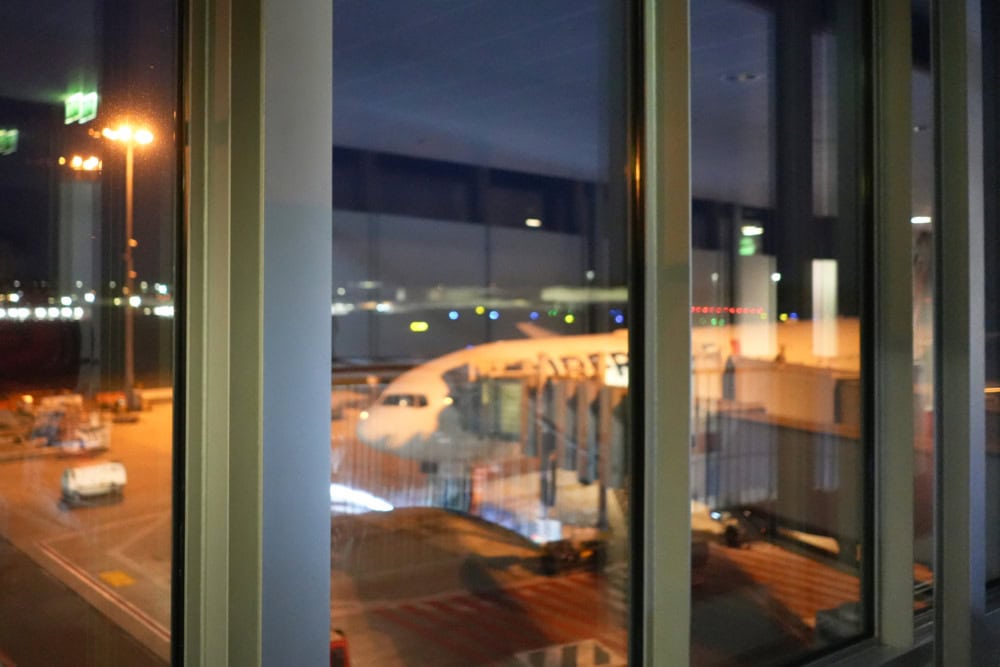 パリ・シャルル・ド・ゴール国際空港に到着