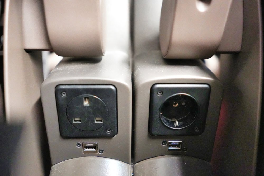 ユーロスター体験記・スタンダードプレミアの車内・電源