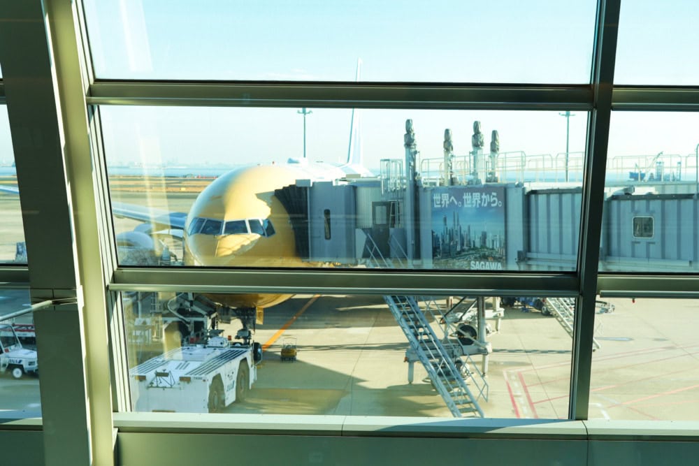 ANA国内線搭乗記・スターウォーズジェット・羽田空港で遭遇