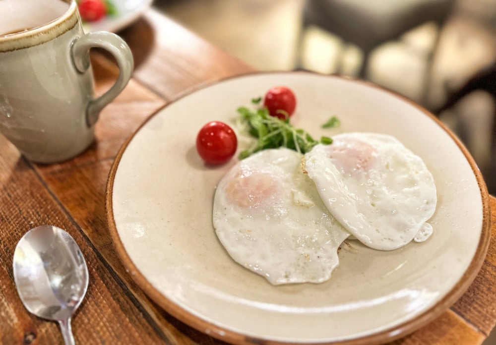 ロンドン・セントアーミンズホテル宿泊記・朝食・目玉焼き