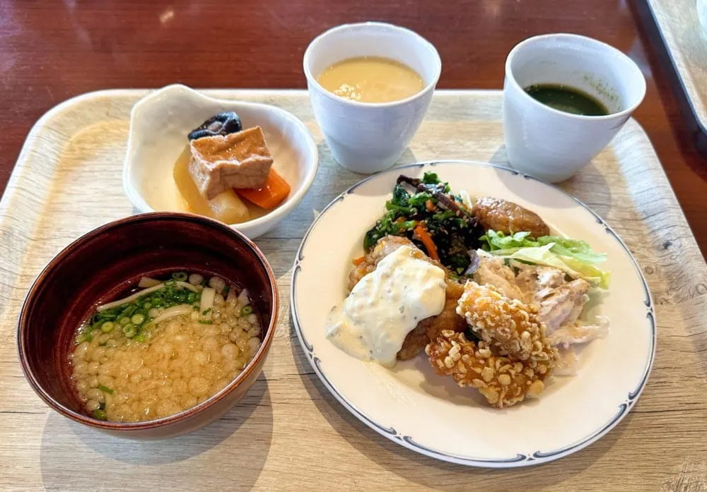 パインテラスのランチ
