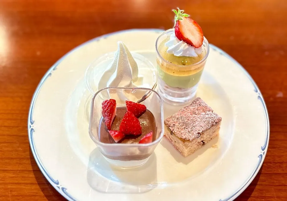 パインテラスのランチ・デザート