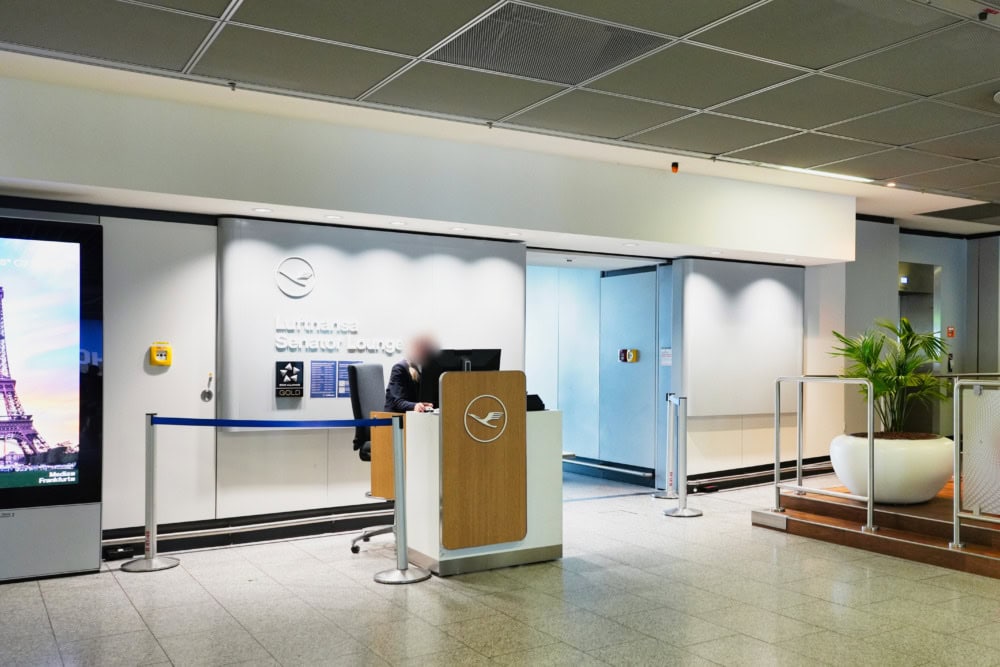 フランクフルト国際空港ルフトハンザセネターラウンジB訪問記・受付