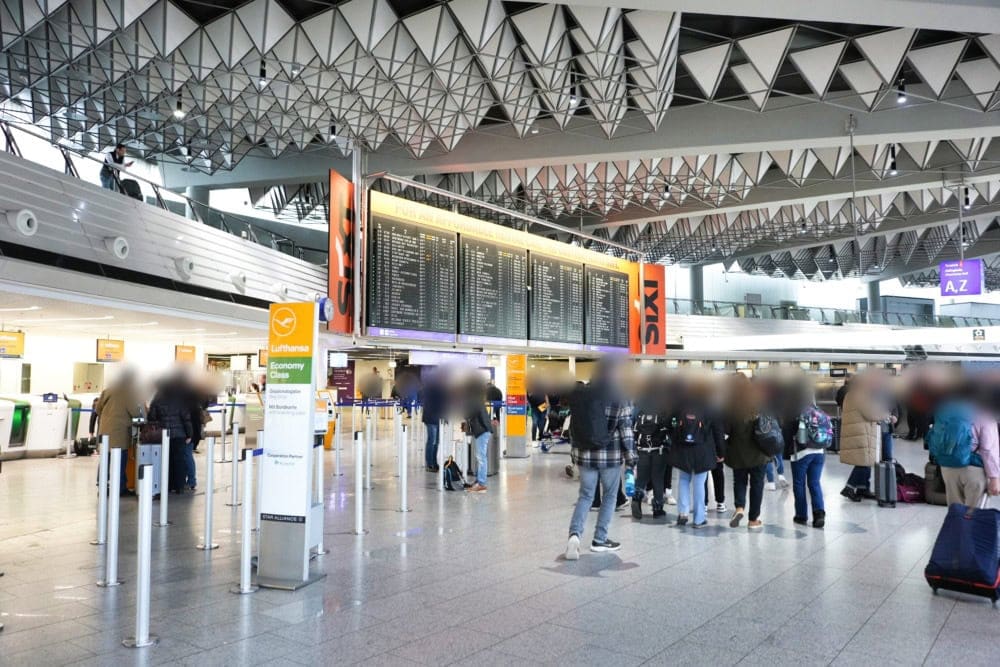 フランクフルト国際空港・　チェックインカウンター前