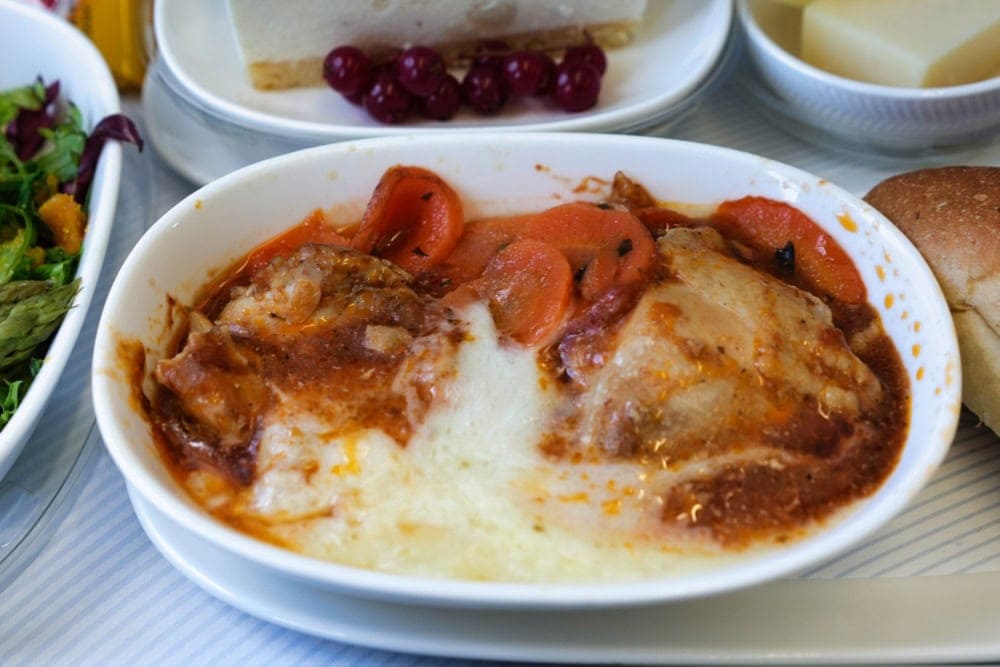 エーゲ航空ビジネスクラス搭乗記・ メインはもも肉