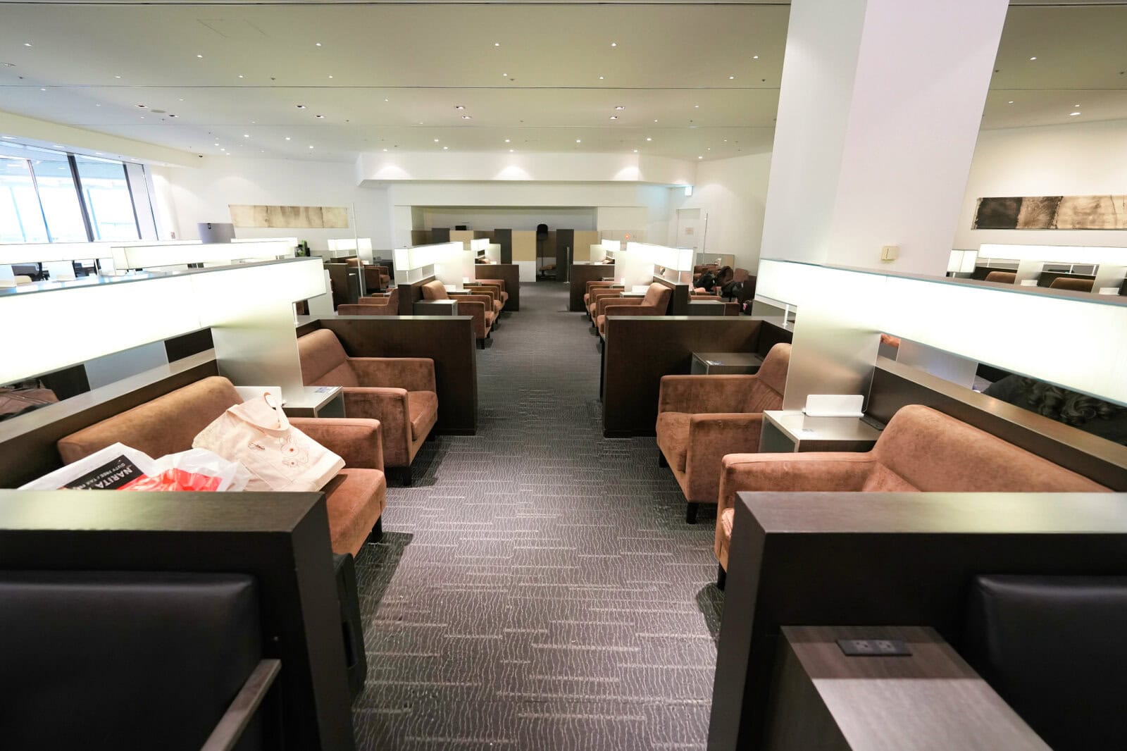 成田空港第5サテライトANAラウンジ・ソファ席