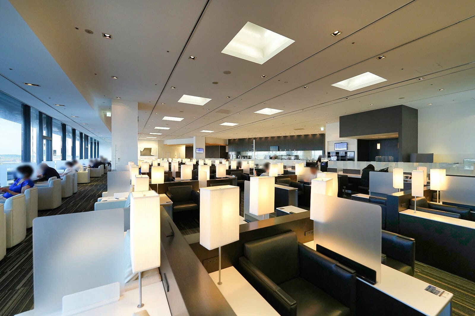 成田空港第5サテライトANAラウンジ・シーティングエリア2