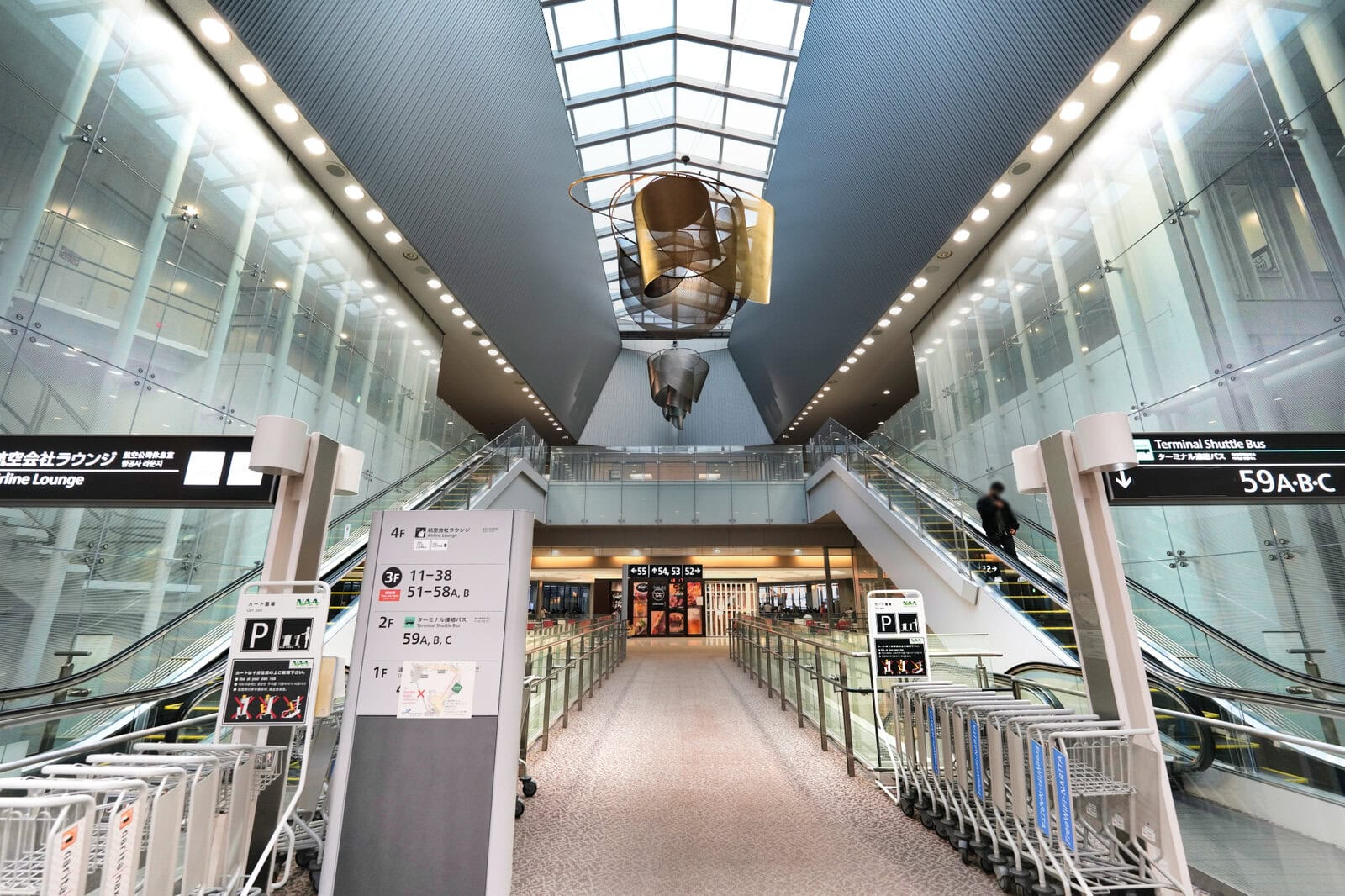成田空港第1ターミナルANA第5サテライトANAラウンジへの道のり