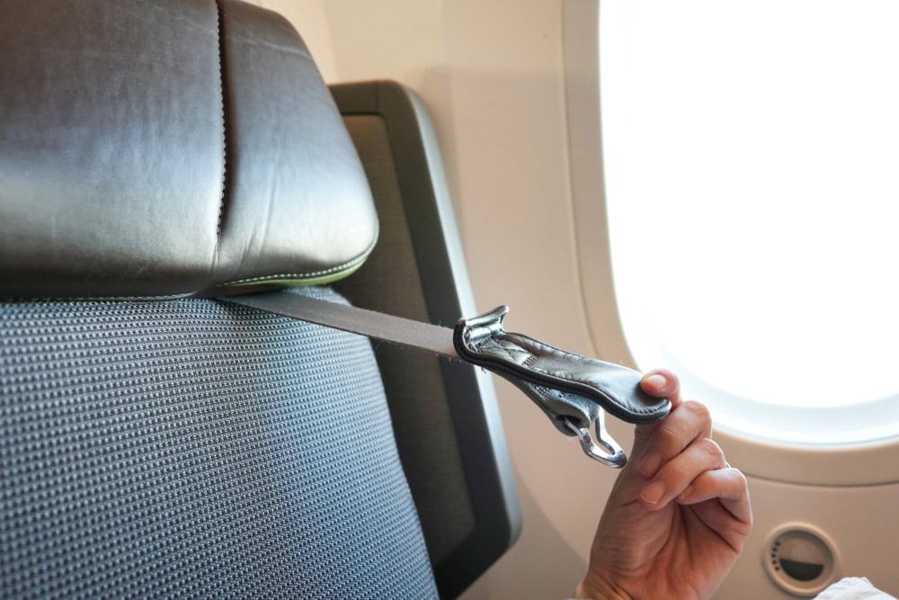エバー航空ロイヤルローレルクラス搭乗記・3点式シートベルト