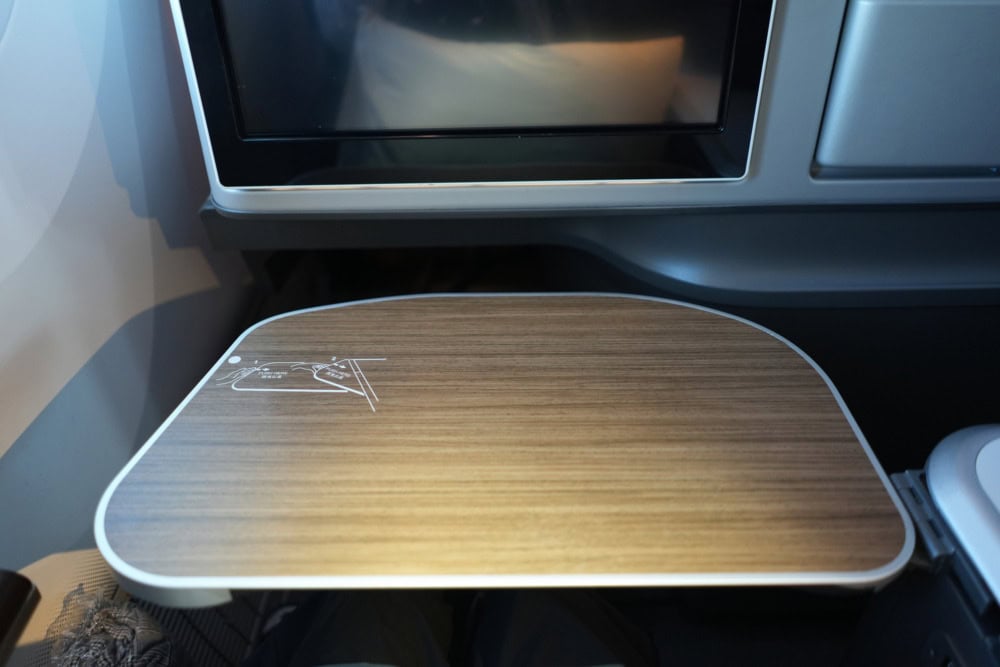 エバー航空ロイヤルローレルクラス・テーブル