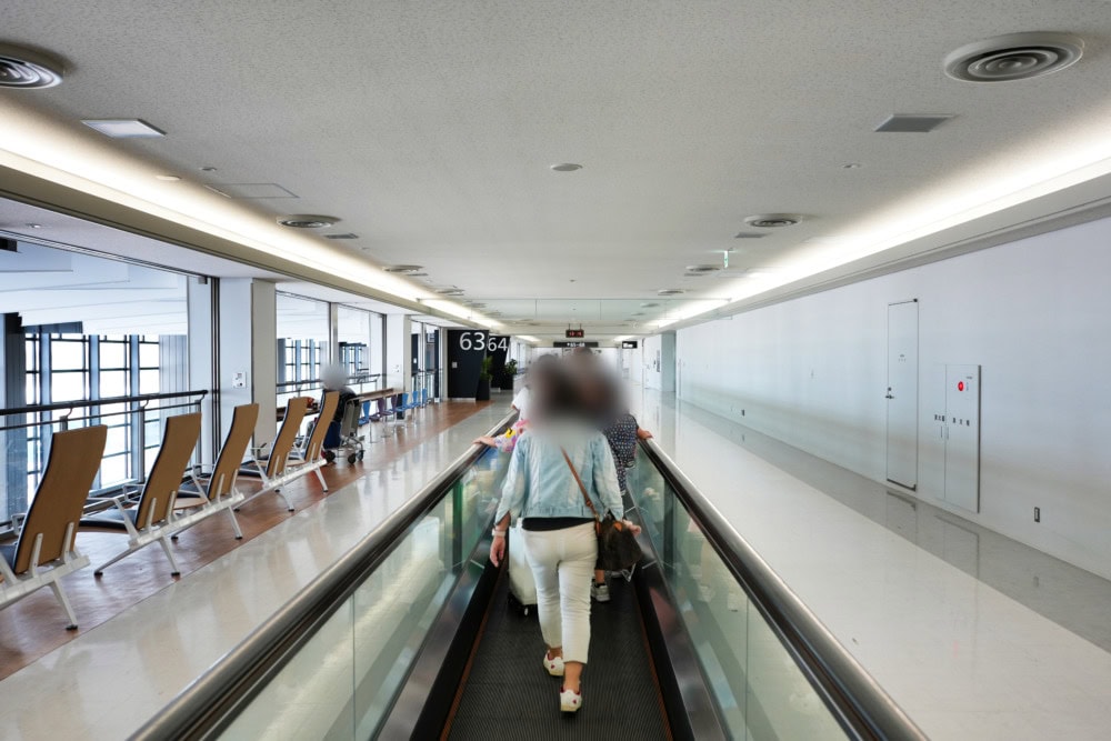 成田空港第2ターミナル・搭乗口へ