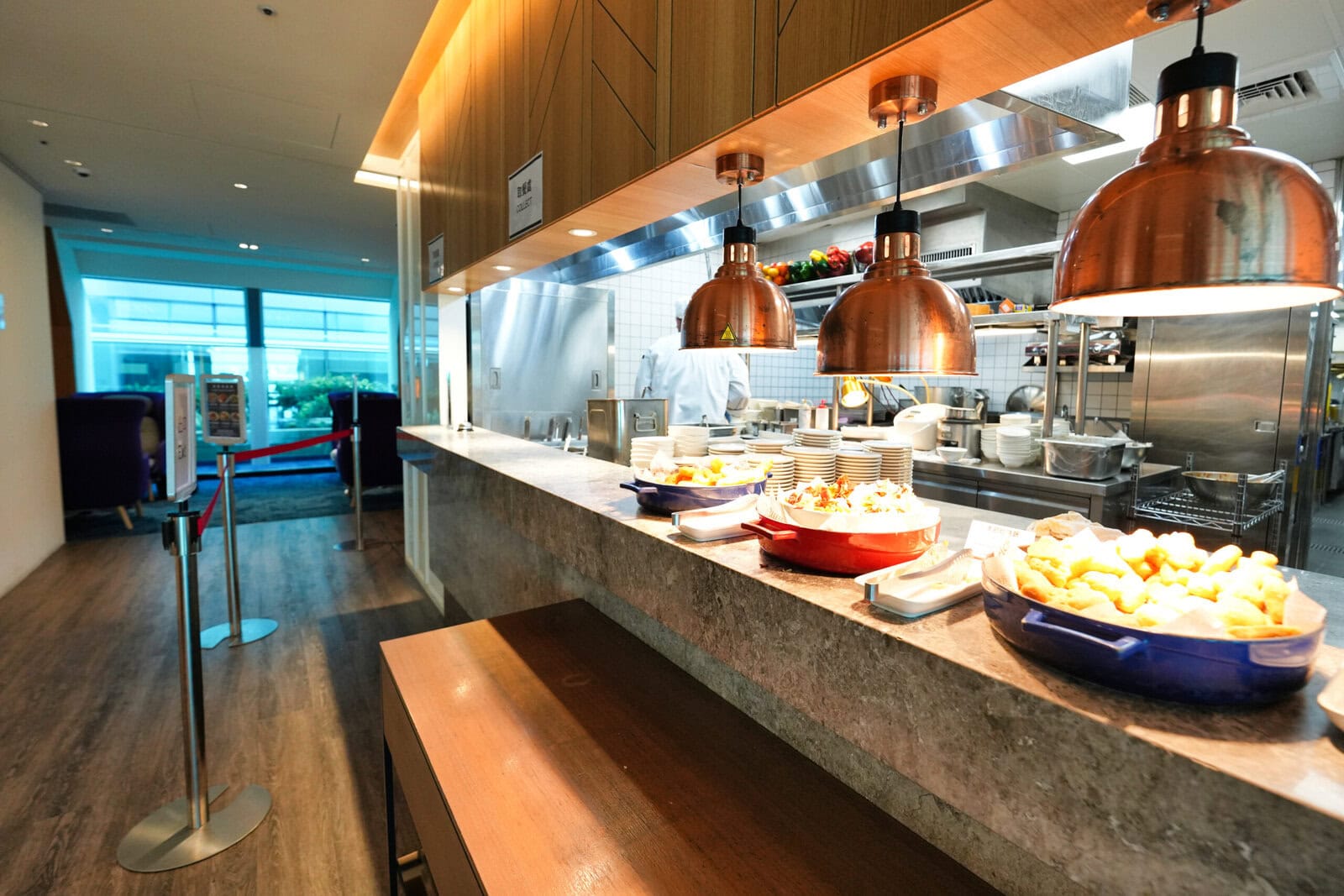 台湾桃園国際空港第2ターミナル・Oriental Club Lounge・キッチン