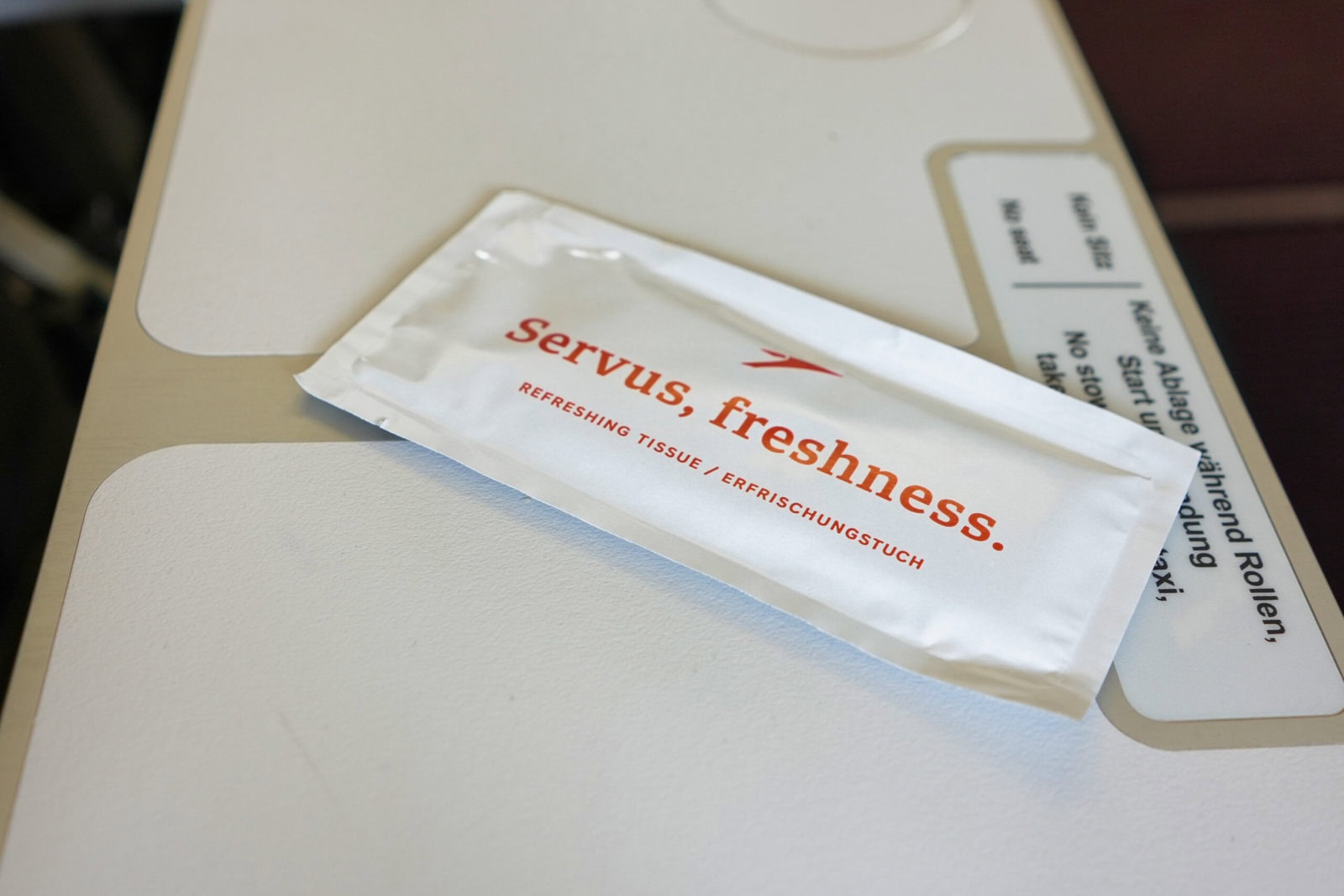 オーストリア航空ビジネスクラス搭乗記・お手拭き