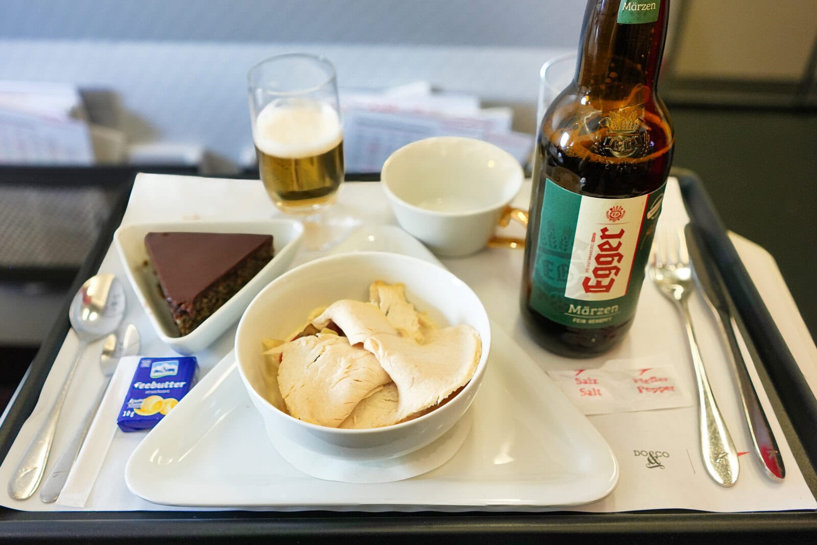 オーストリア航空ビジネスクラス搭乗記・機内食2