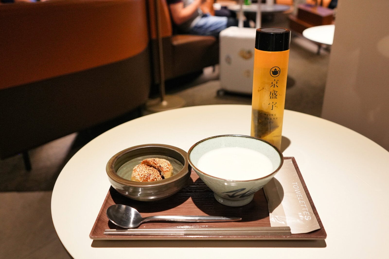 台北桃園国際空港ターミナル1・Galacticラウンジ・コラボメニュー阜杭豆漿