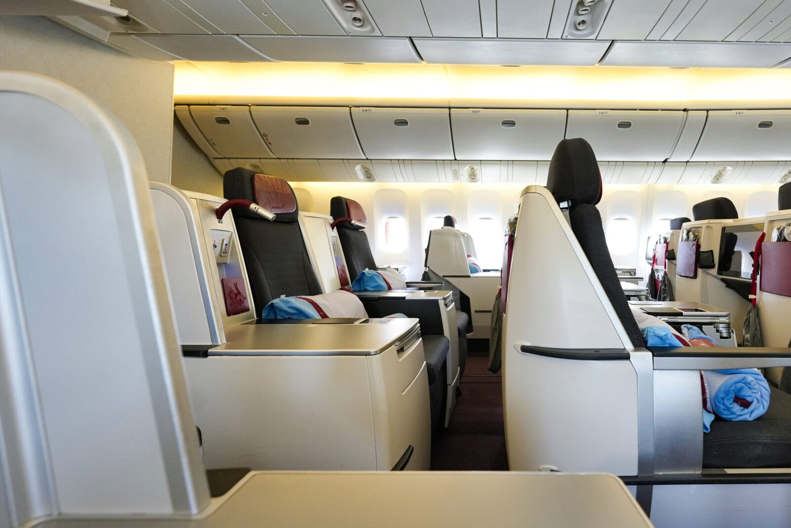オーストリア航空ビジネスクラス搭乗記・横一列