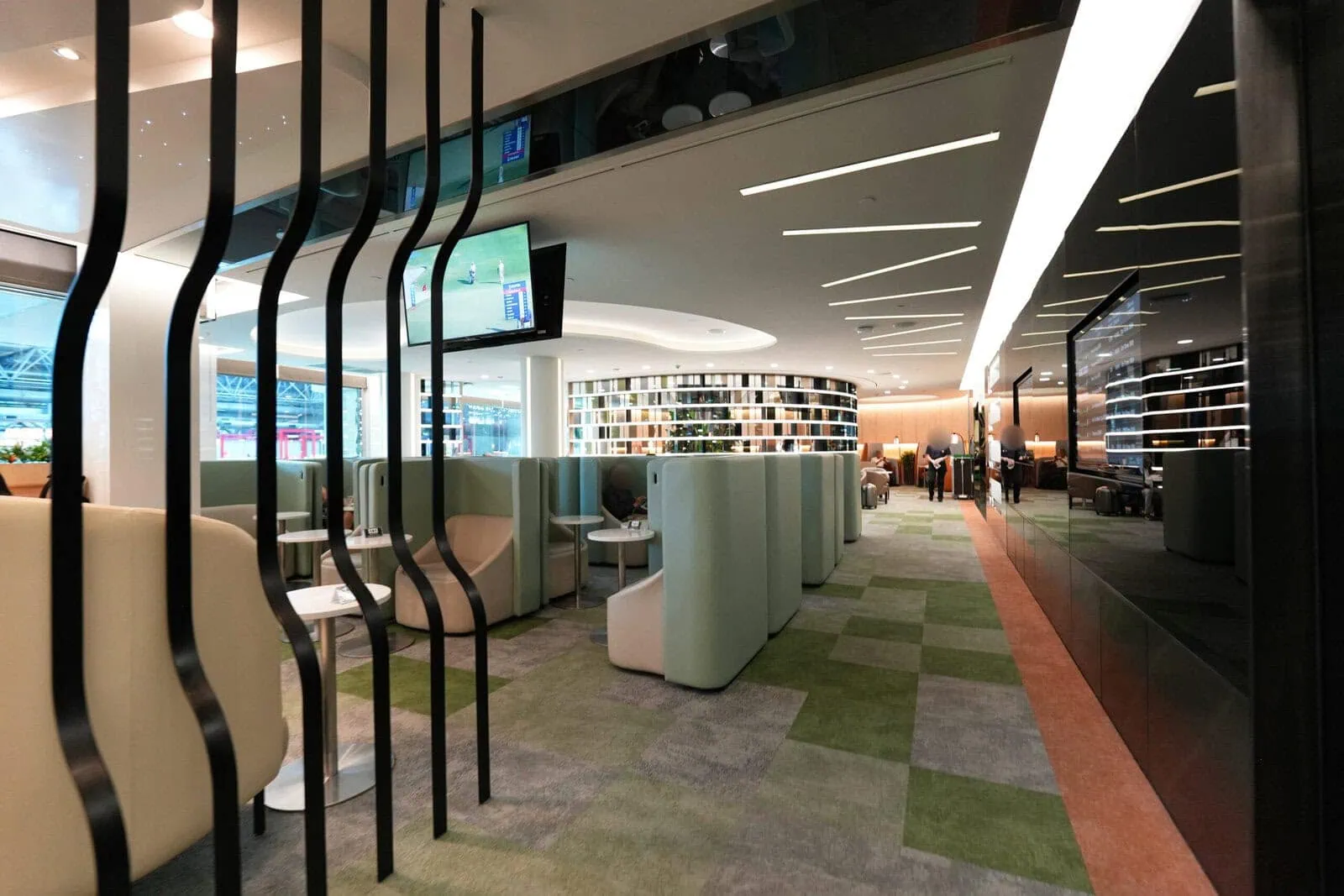 台北桃園国際空港エバー航空インフィニティラウンジ・インテリア・奥側