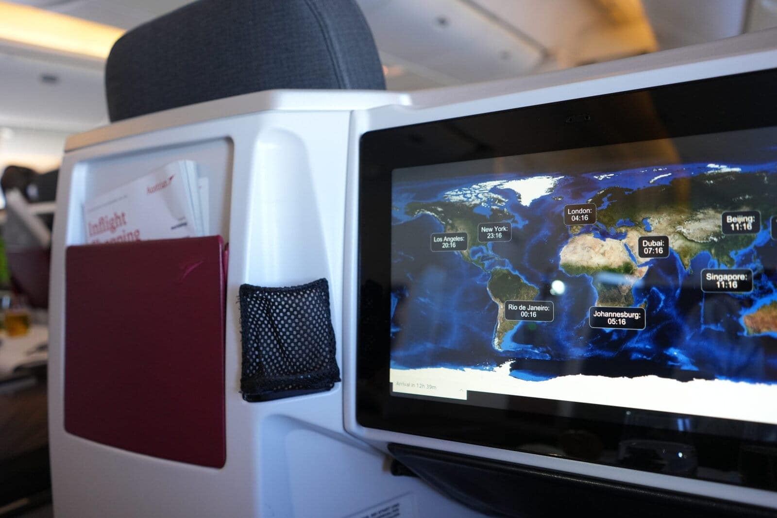 オーストリア航空ビジネスクラス搭乗記・個人用モニター