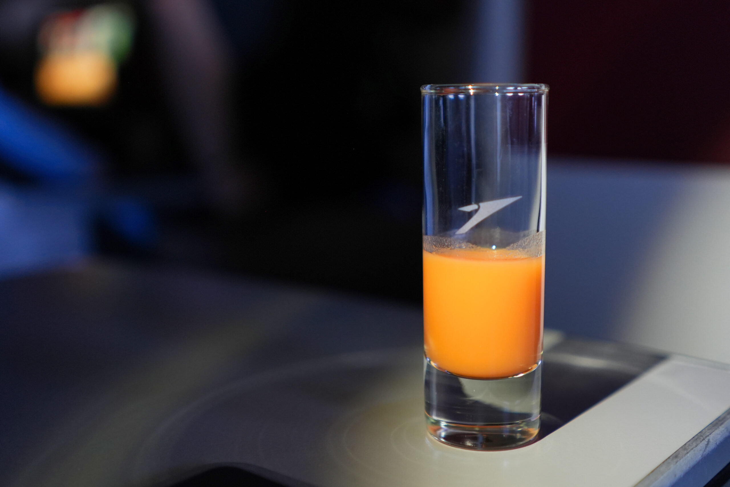オーストリア航空ビジネスクラス搭乗記・機内食編・エナジーショット