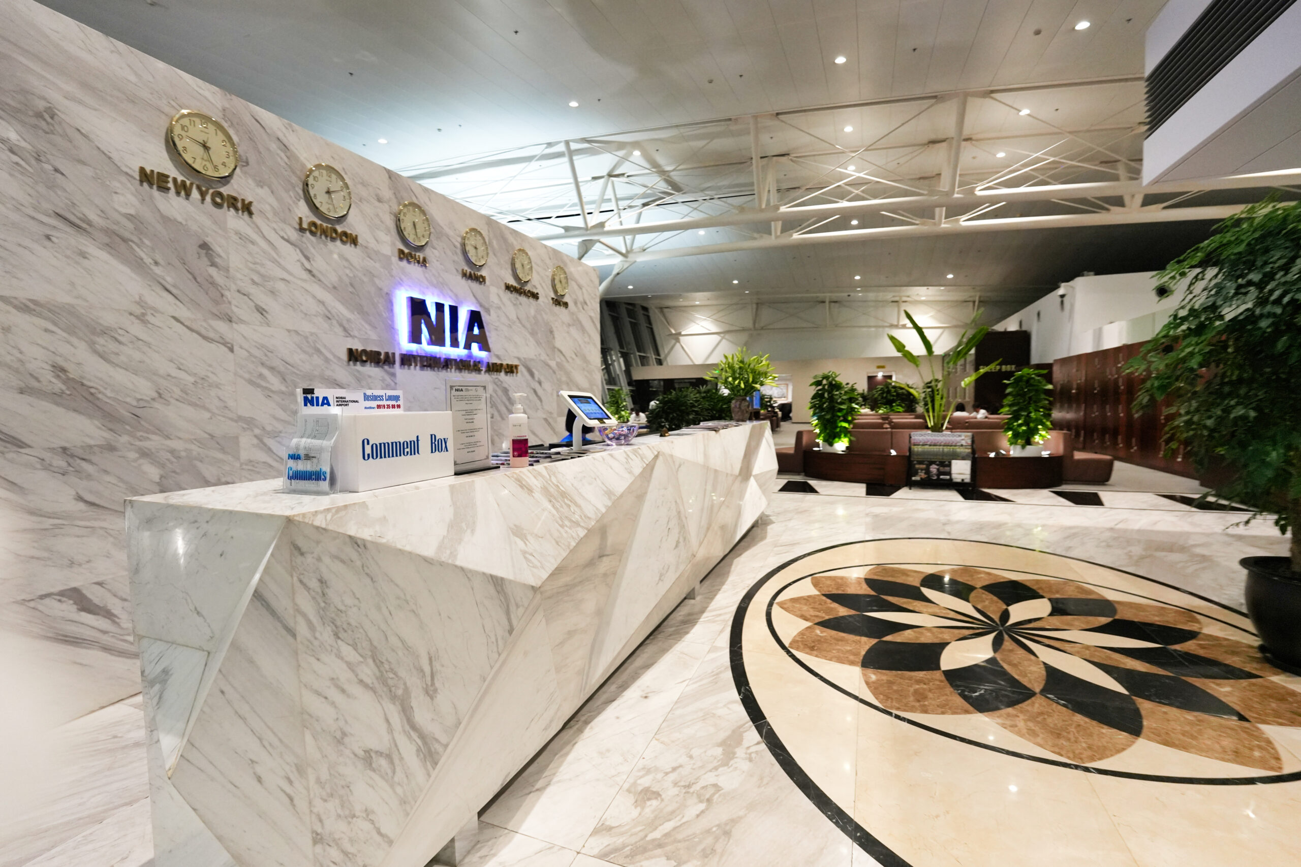 ハノイ国際空港・NIAラウンジレセプションデスク