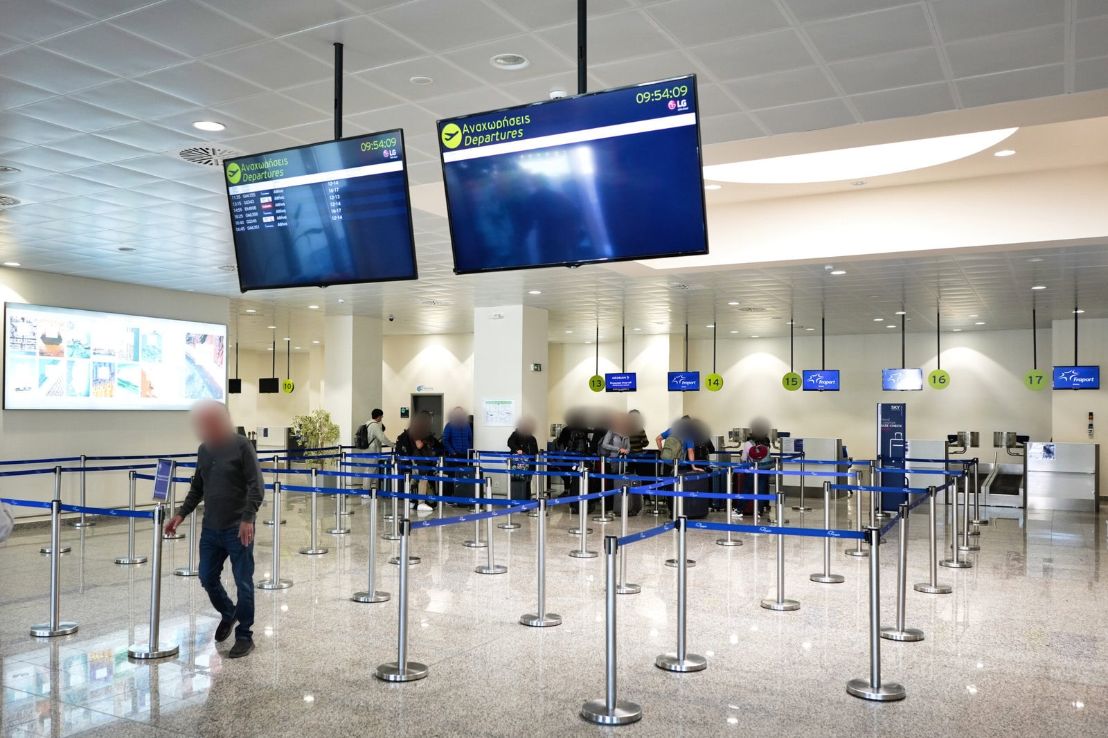 エーゲ航空ビジネスクラス搭乗記・サントリーニ空港・チェックインカウンター
