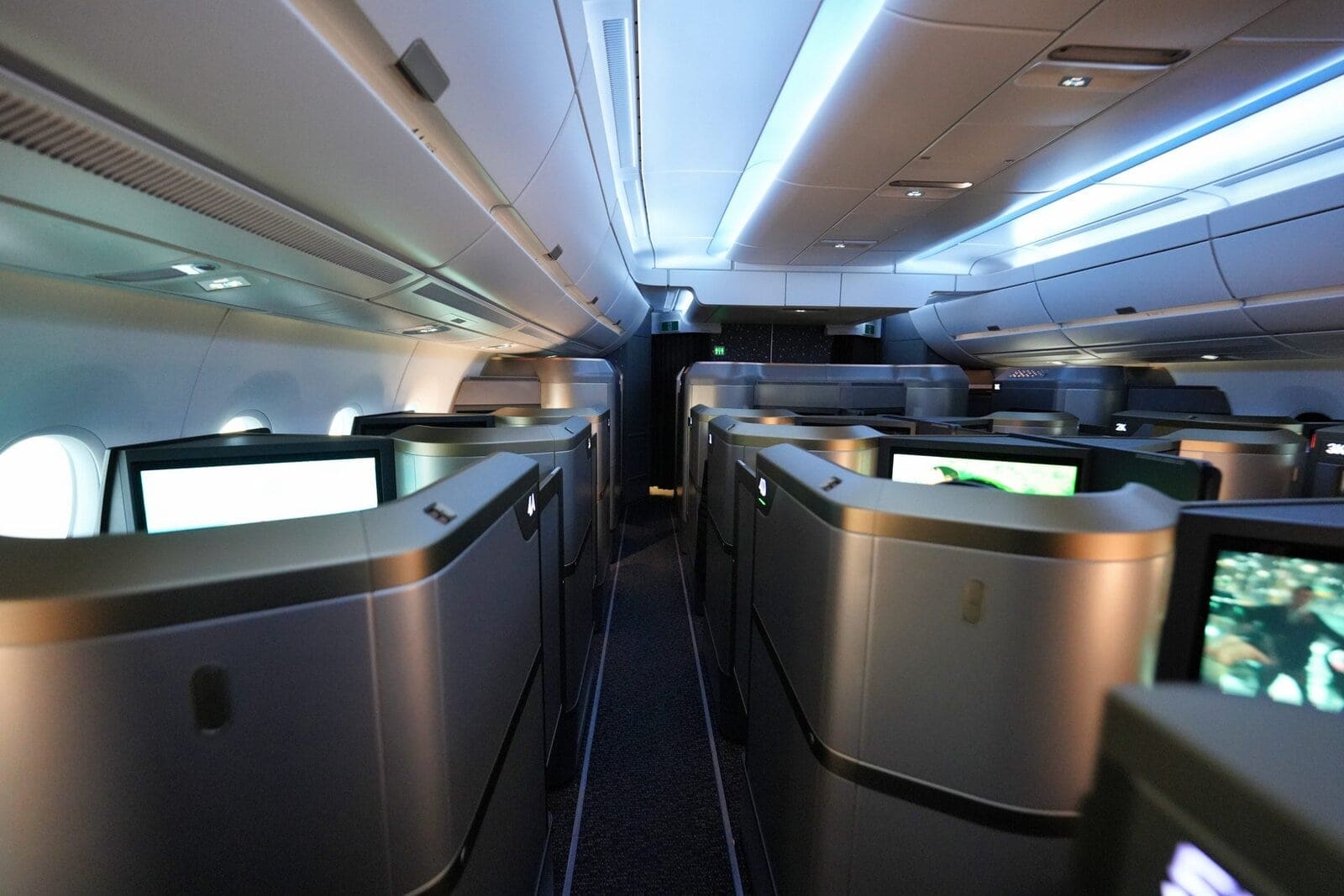 スターラックス航空ビジネスクラス搭乗記・A350-900のキャビン
