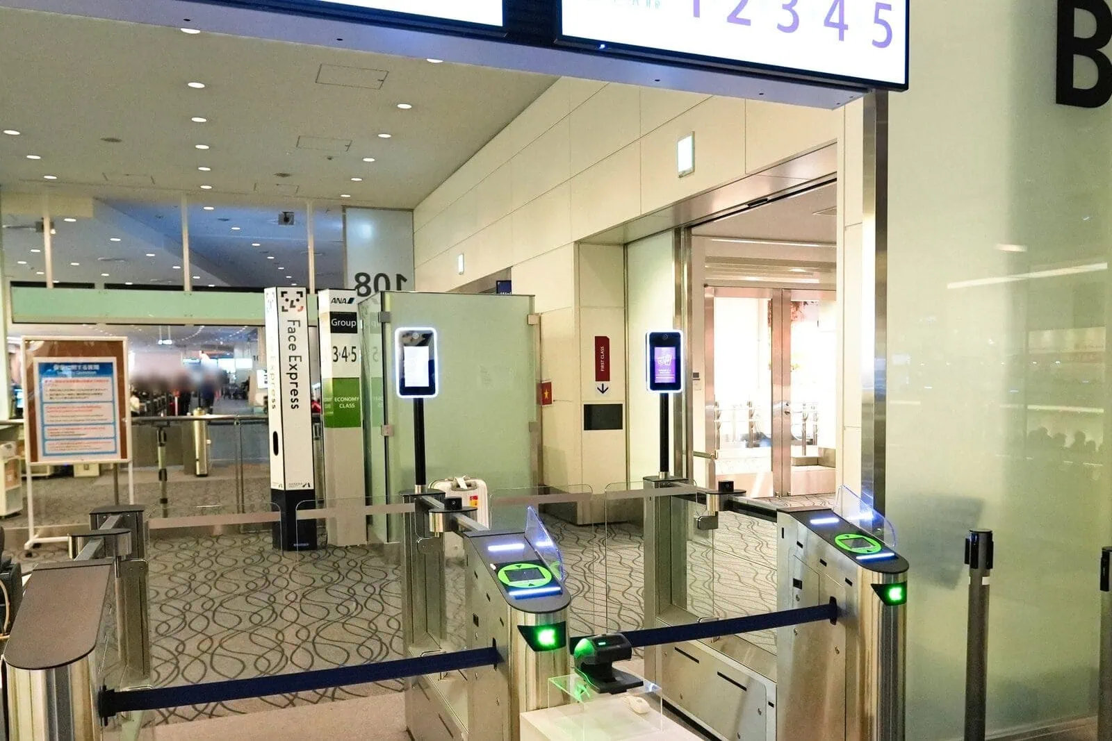 ANAビジネスクラス搭乗記・羽田〜バンクーバー・搭乗口では依然としてface ecpress未導入