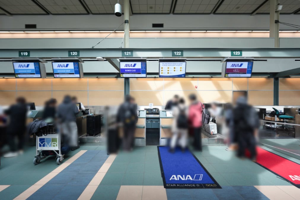 バンクーバー国際空港ANAチェックインカウンター前