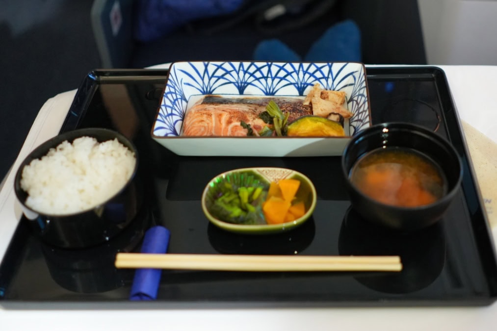 ANAバンクーバー便ビジネスクラス機内食・主菜
