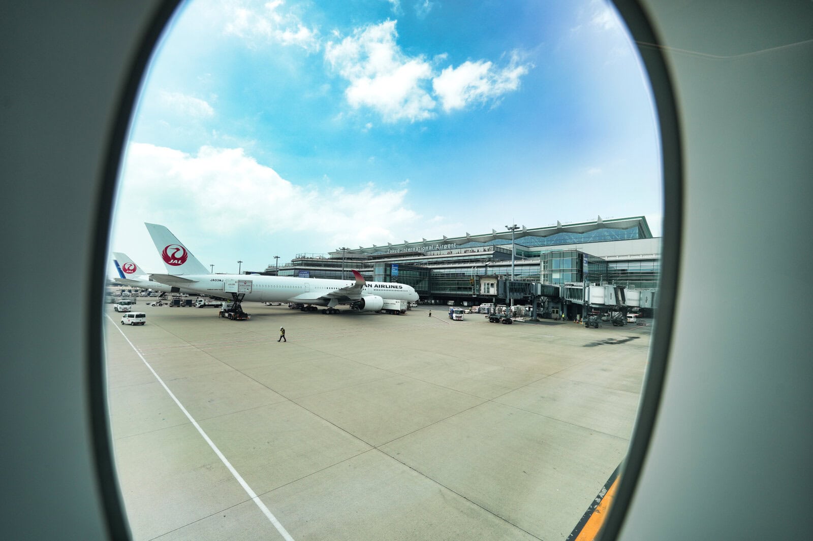 JAL A350-1000 pushing back at Haneda