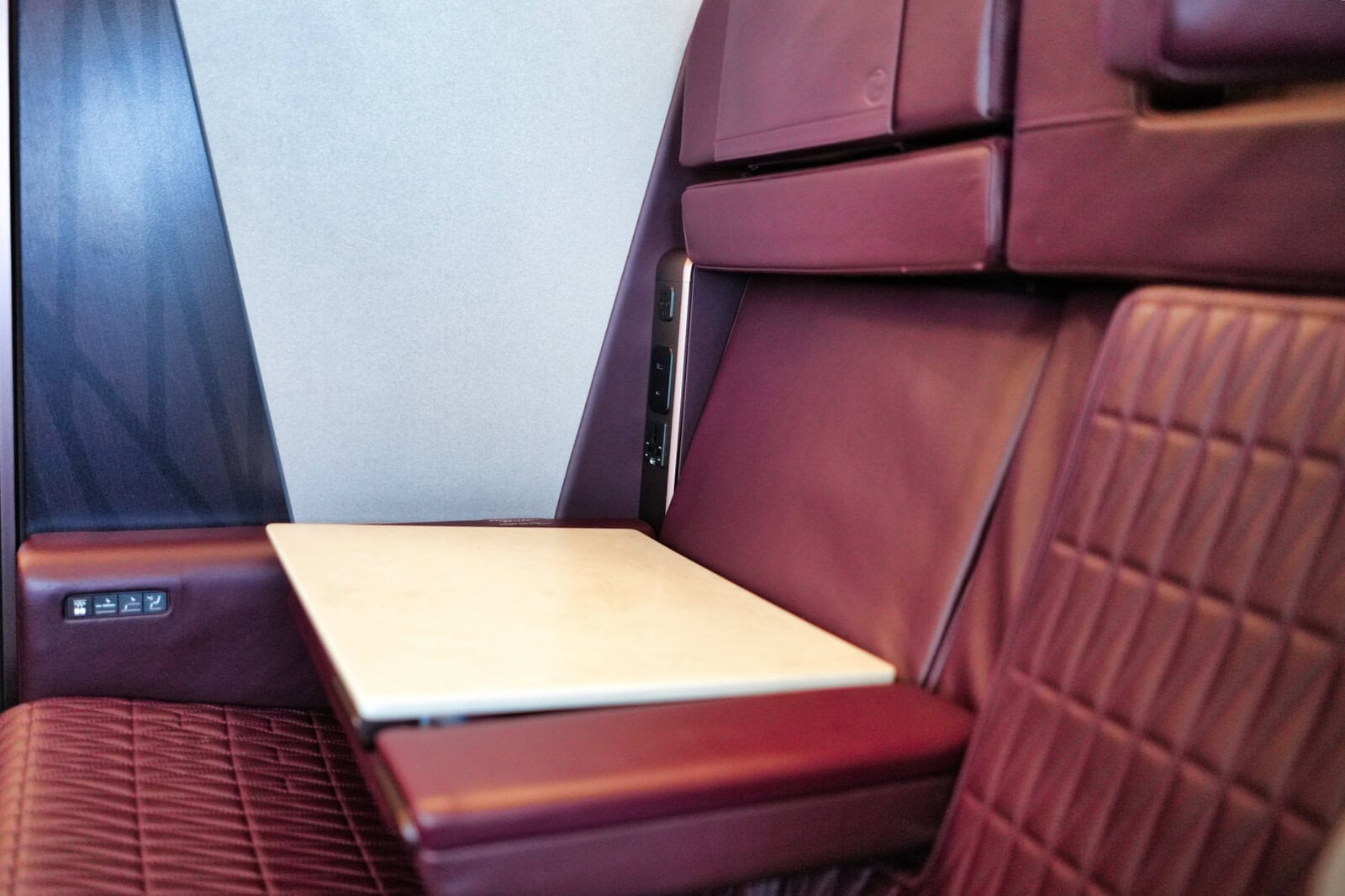 JAL A350-1000 First Class side chair table