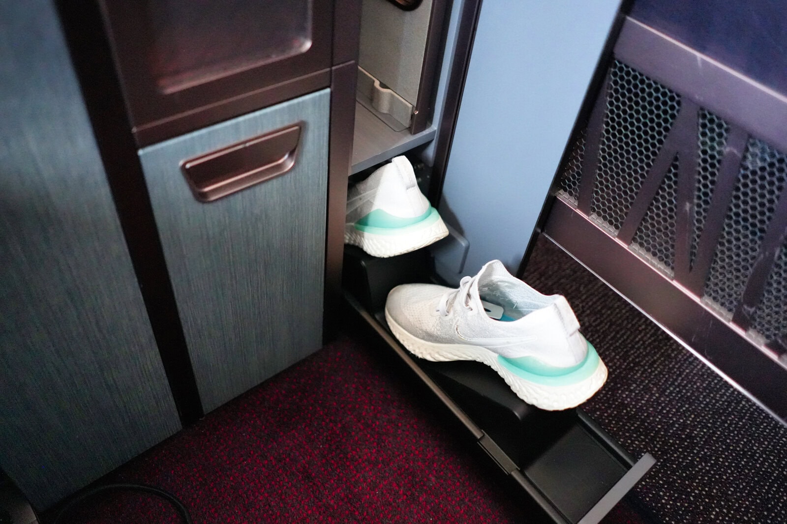 JAL A350-1000 First Class shoe storage