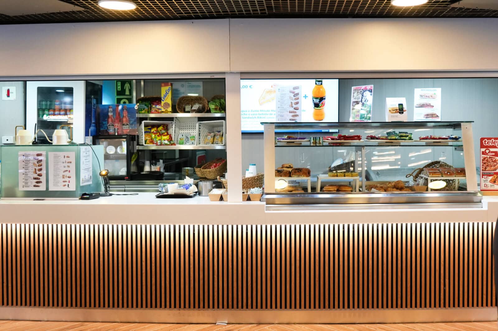 フェリー内の売店