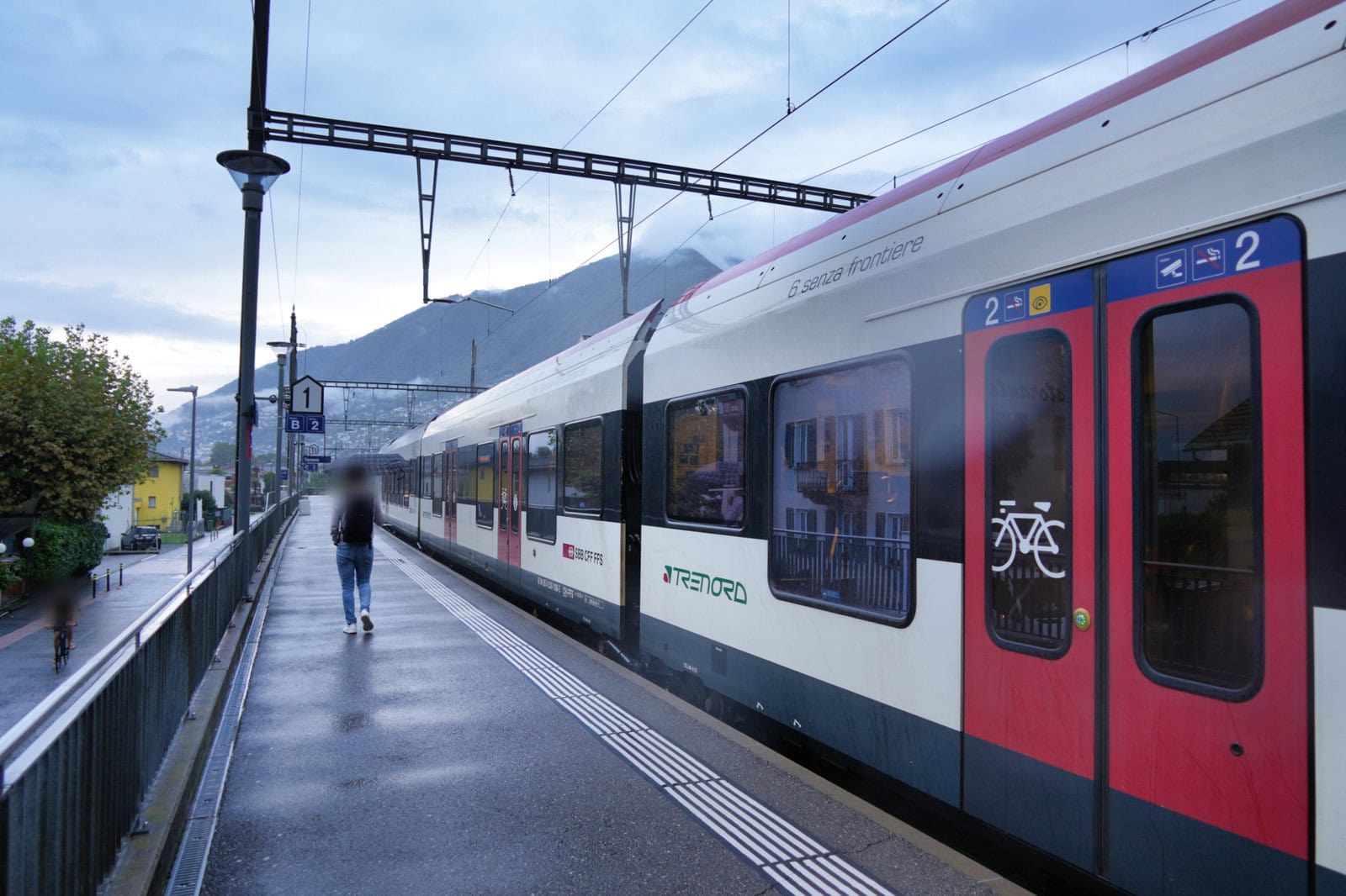 テネロ駅に到着