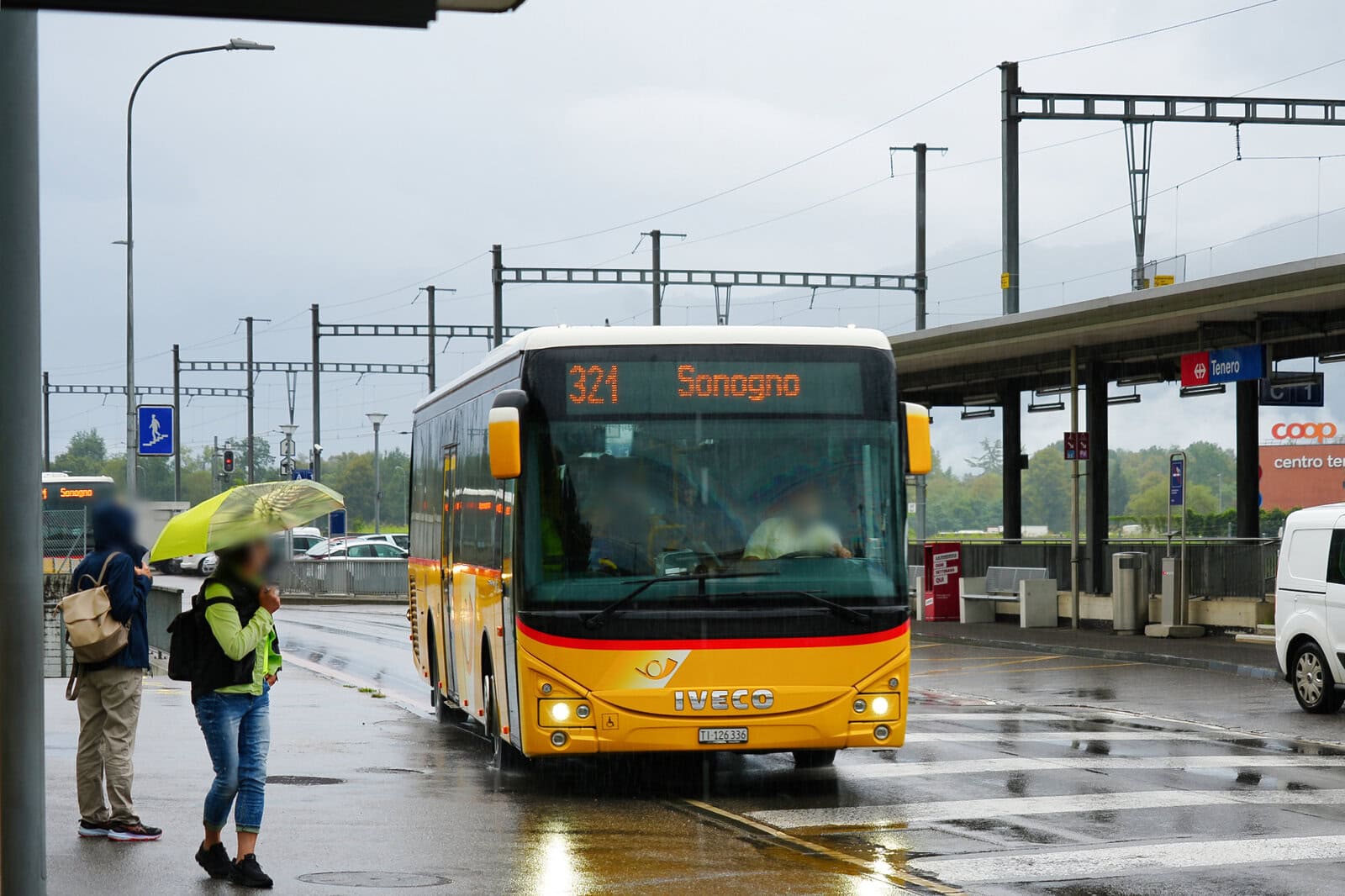 ソノーニョ行き321番ポストバス