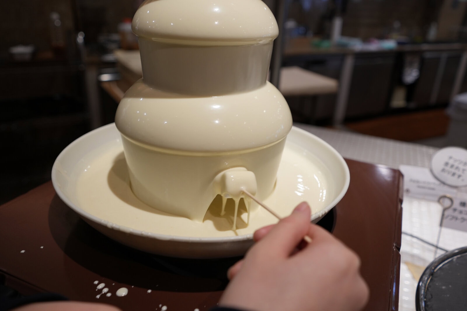 ランチブッフェのチョコレートファウンテン