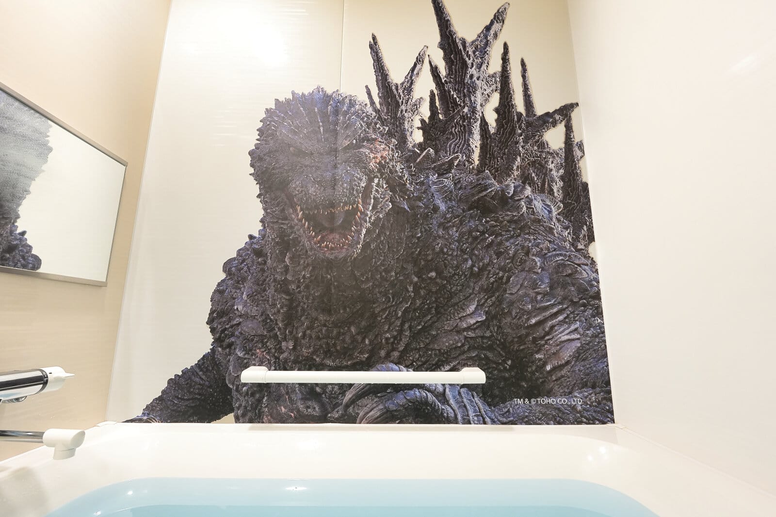 海から上陸したゴジラ
