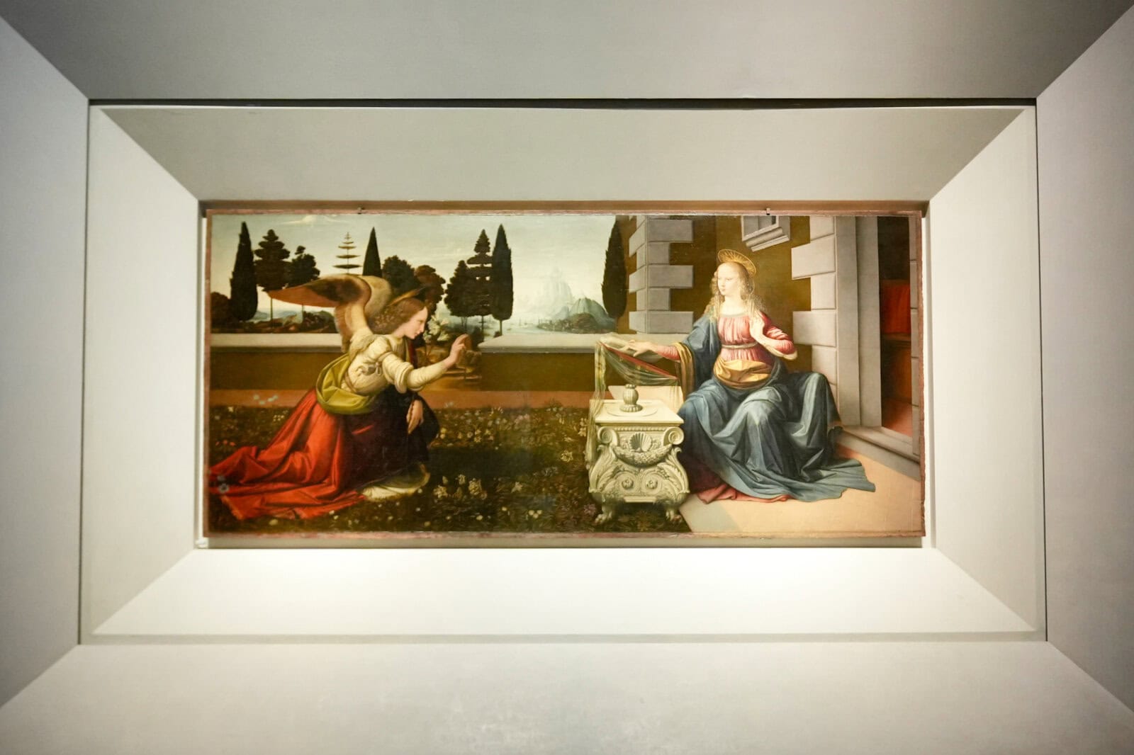 ウフィツィ美術館に展示されるレオナルド・ダ・ヴィンチの「受胎告知」