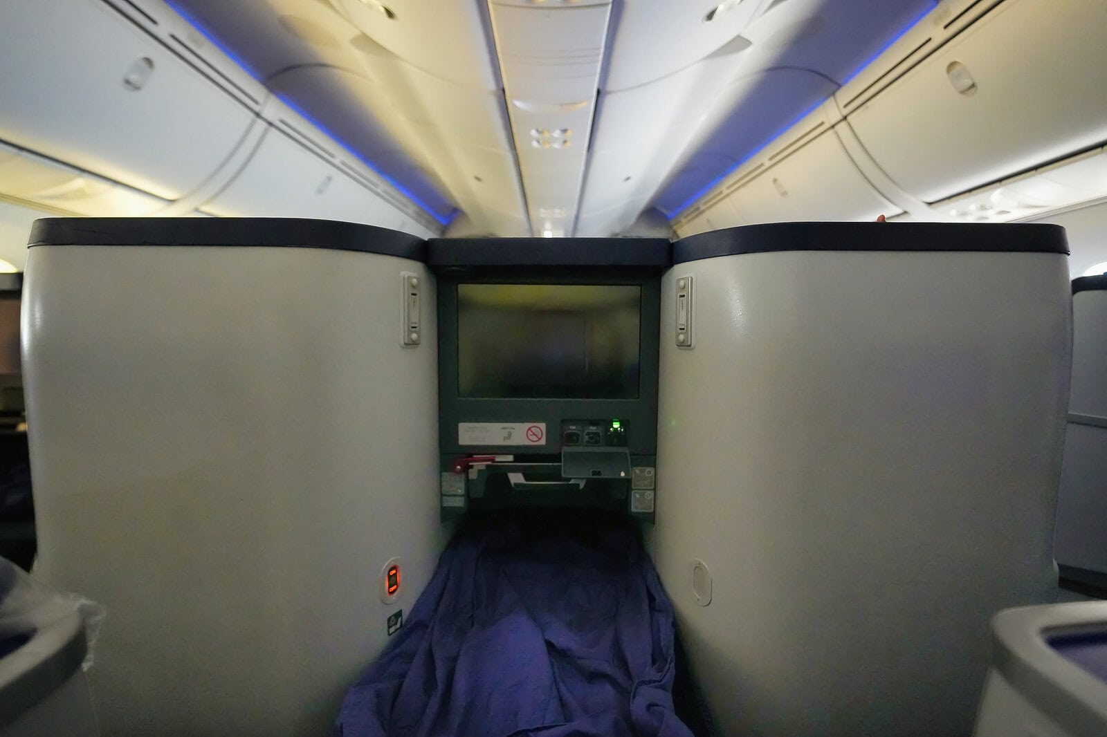 ANA B787-8 ビジネスクラス4F正面