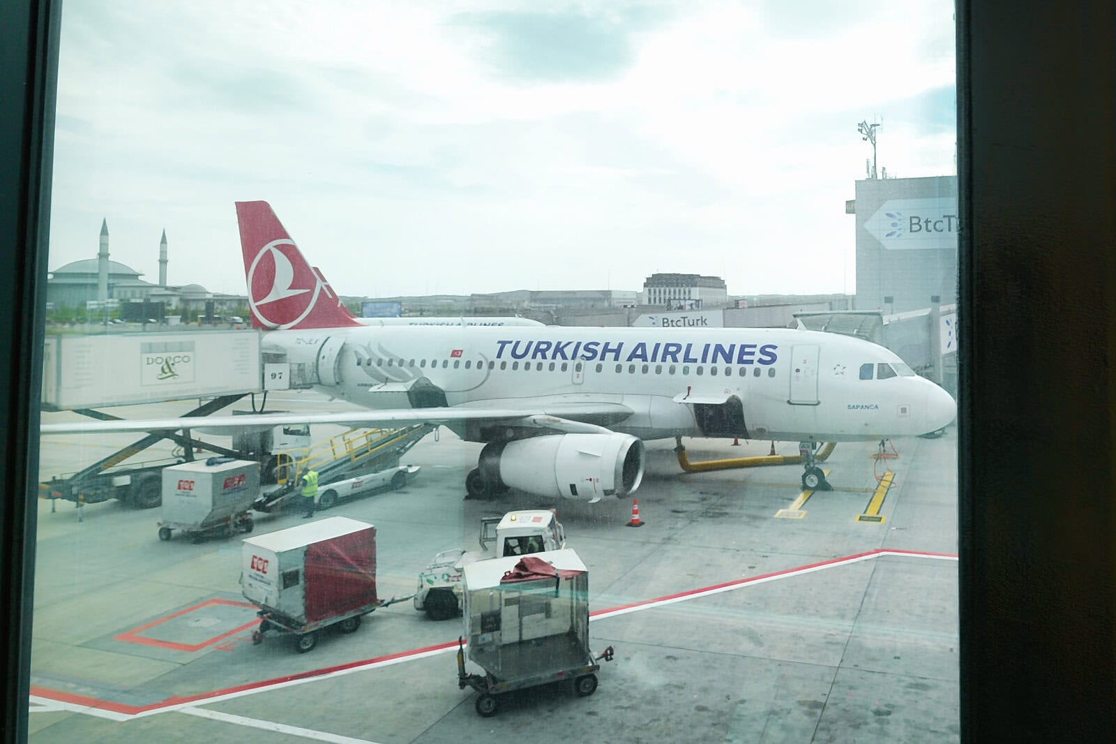 イスタンブール空港に到着
