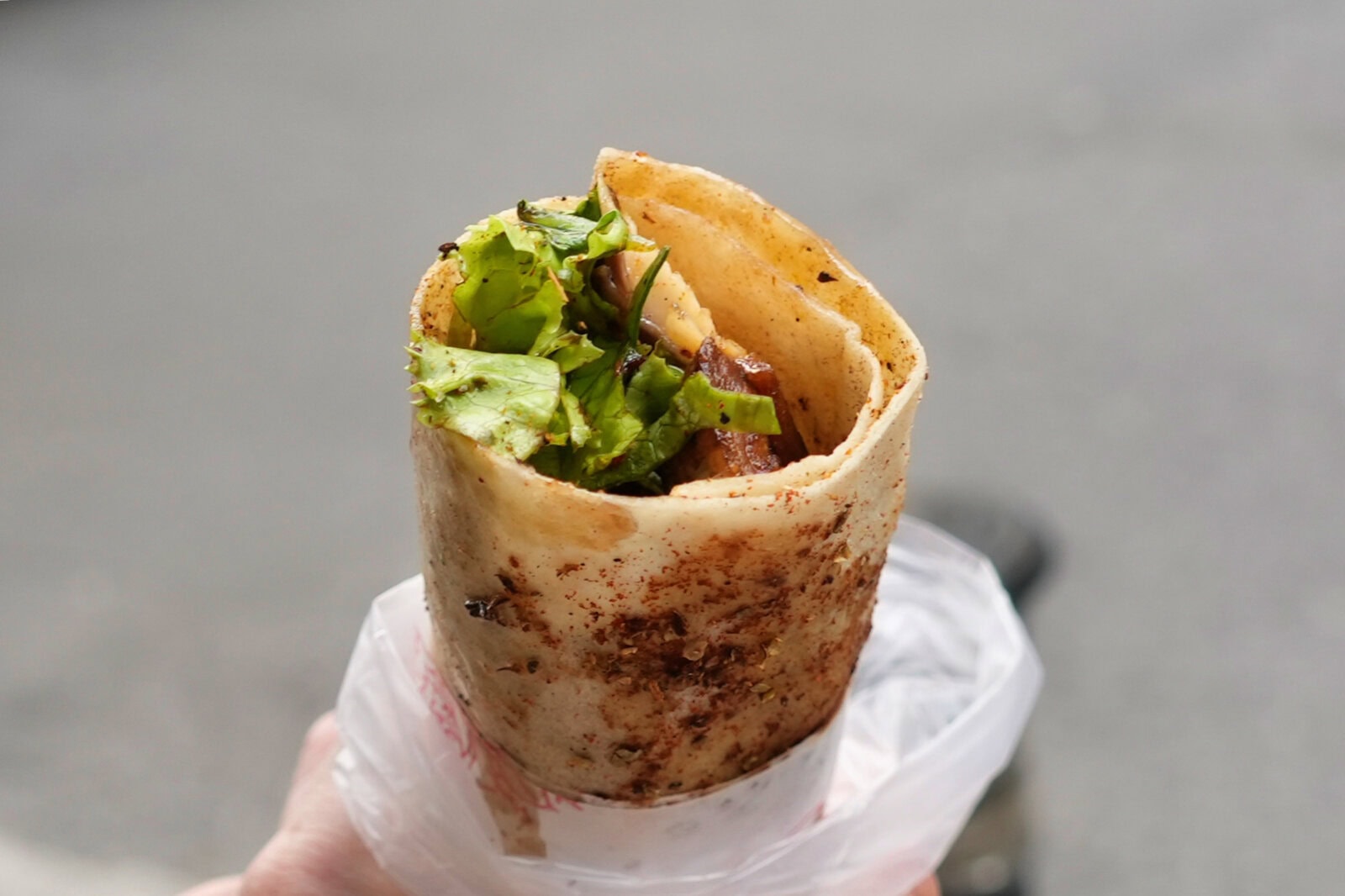イスタンブール名物のサバロール Balık Dürüm